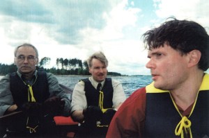 Tervasoutu Suomussalmen itärajalta Juntusrannalta Kiantajärvelle, kohti Oulua. Olemme samassa veneessä.