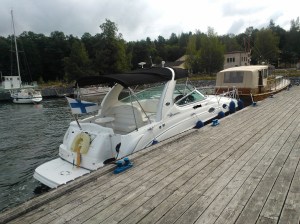 Vuonna 1928 perustetun Nordell&Koskinen radiotehtaan (Salora vuodesta 1945) Koskinen asui kuvan Mathildedalin kylässä, joka oli osa Teijon rautaruukkikylää. 