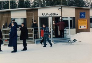 img101, Sallan raja-asema 1996, AARO TIILIKAINEN, MARS ETEENPÄIN, RAJA ON AUKI!